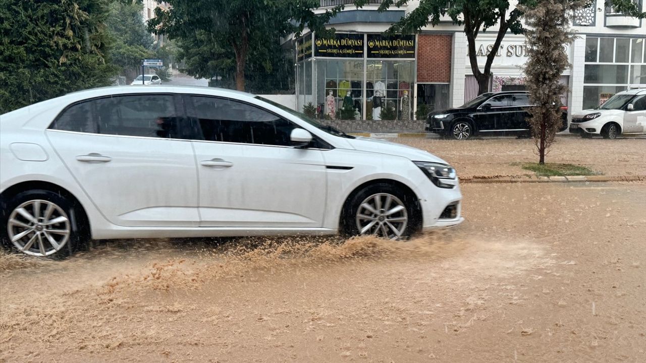 Şanlıurfa'da Sağanak Yağış ve Altyapı Çalışmaları