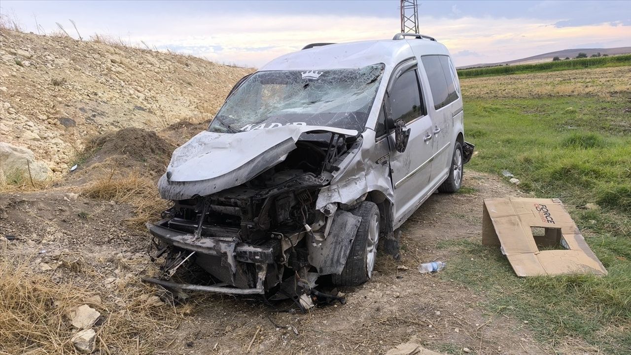 Şanlıurfa'da Trafik Kazası: 3 Yaralı