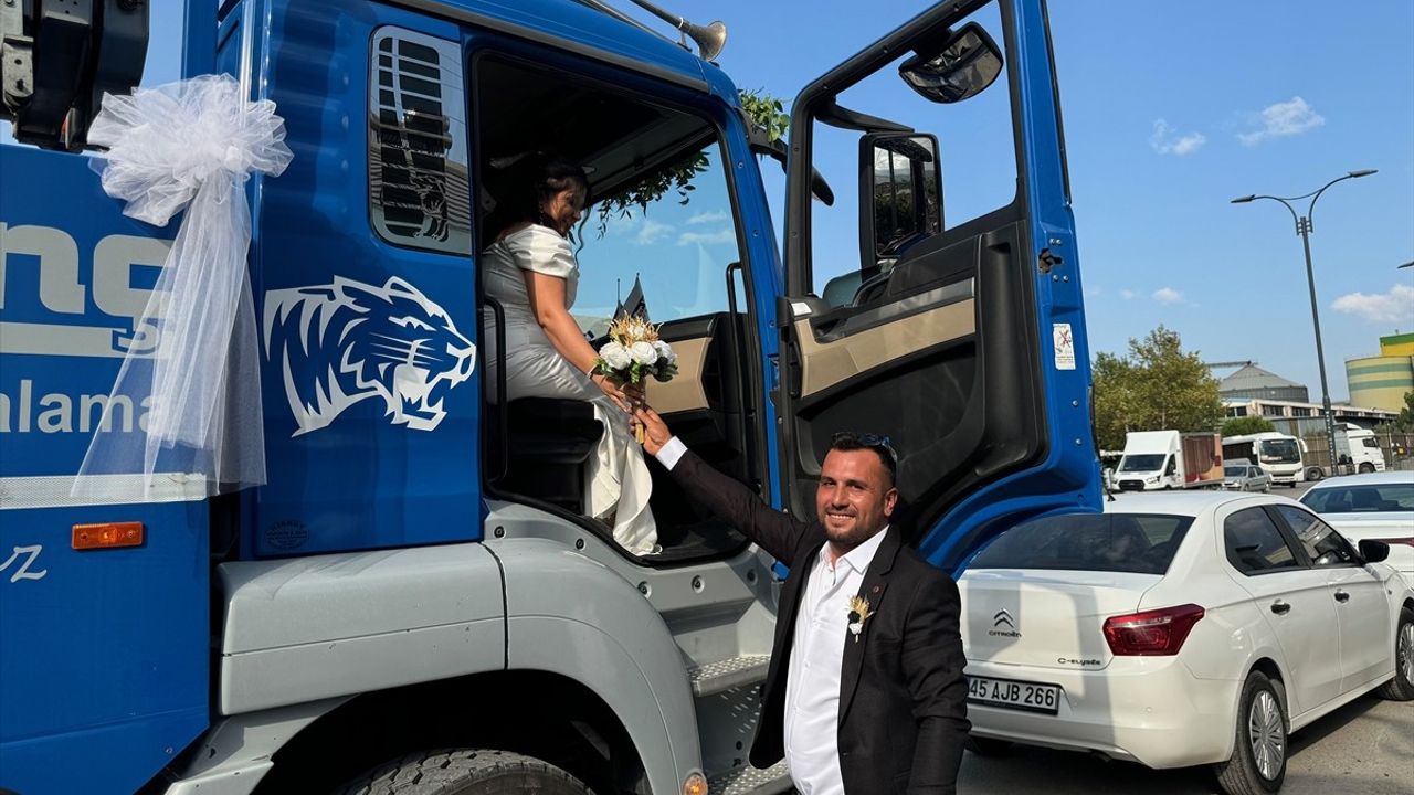 Sıradışı Damat Gelini Vinçle Götürdü