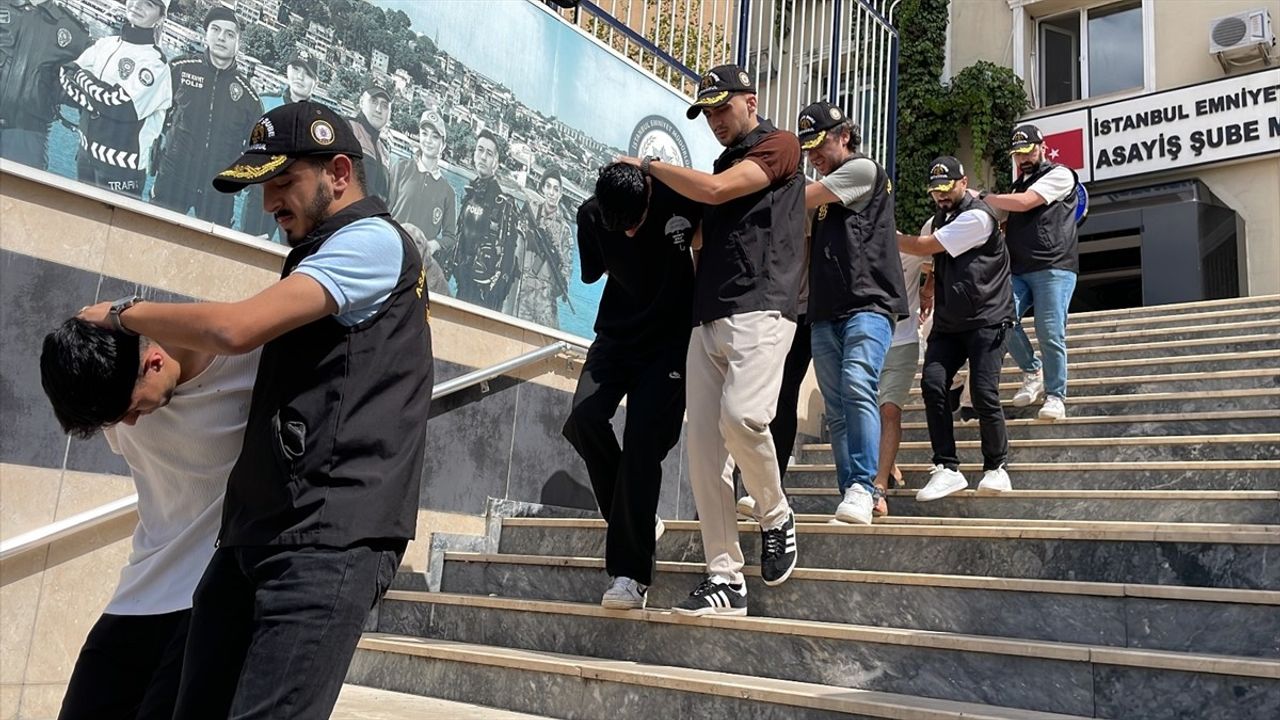 Sultangazi'de Kuyumcusuna Yapılan Silahlı Saldırıda 5 Zanlı Yakalandı