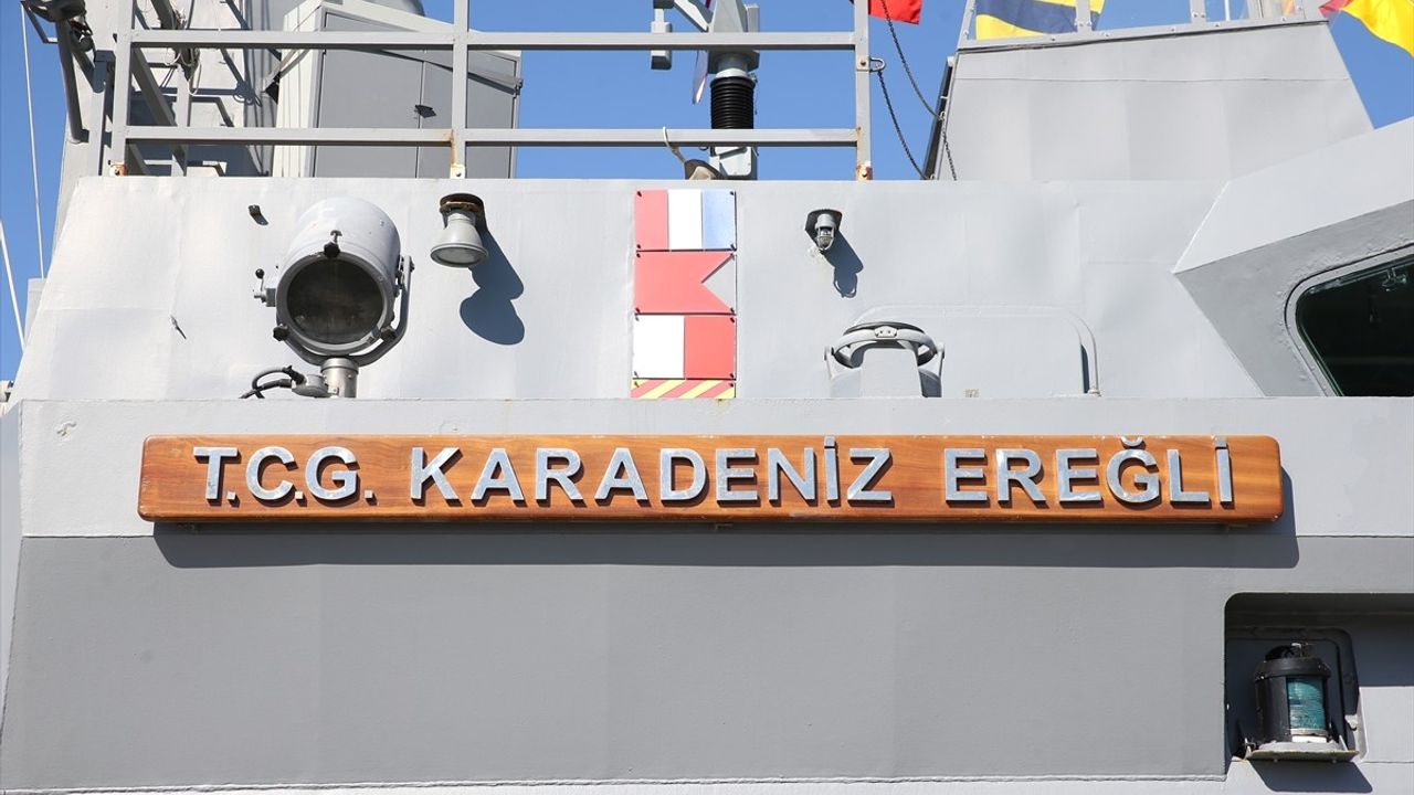 TCG Karadeniz Ereğli Gemisi İskenderun'da Ziyaretçilerini Ağırlıyor