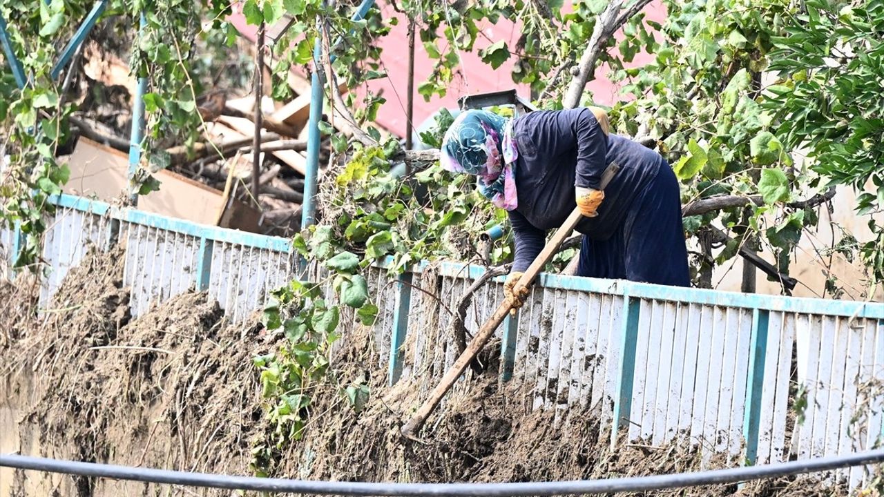 Trabzon'da Taşkın ve Heyelan Sonrası Temizlik Çalışmaları