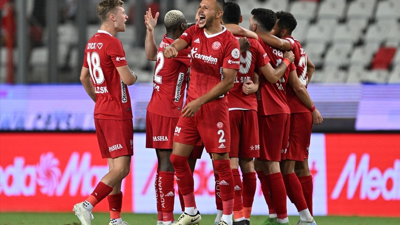 Trendyol Süper Lig: Antalyaspor, Adana Demirspor'u 2-1 Mağlup Etti