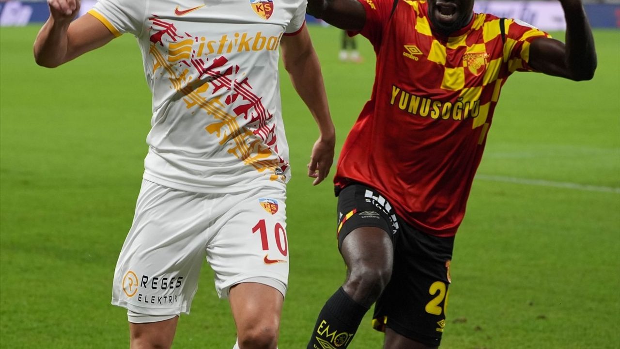 Trendyol Süper Lig'de Göztepe, Bellona Kayserispor'u İlk Yarıda Geride Bıraktı