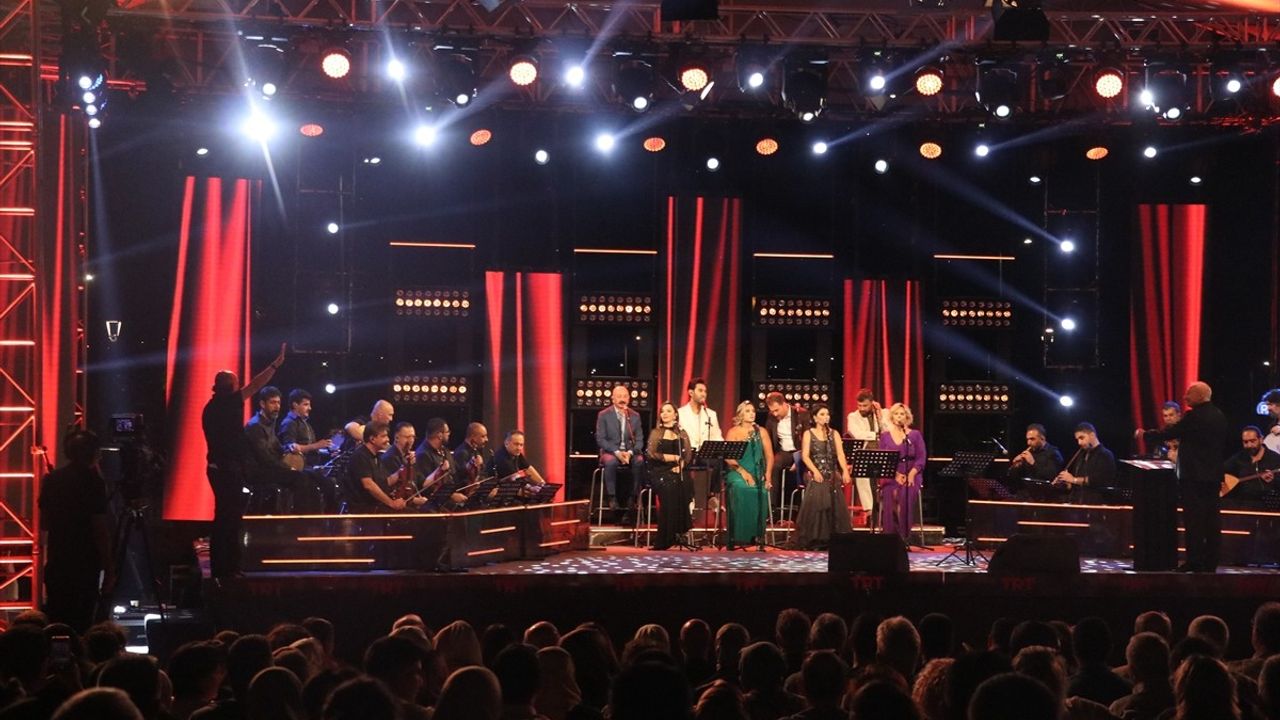 TRT Sanatçıları Kayseri'de Unutulmaz Bir Konser Verdi