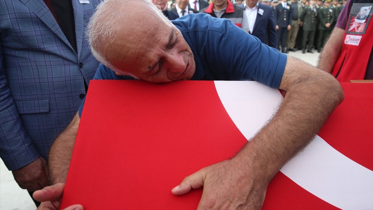 Tunceli'de Şehit Jandarma Uzman Onbaşı Doğan Kızılateş'in Cenazesi Defnedildi