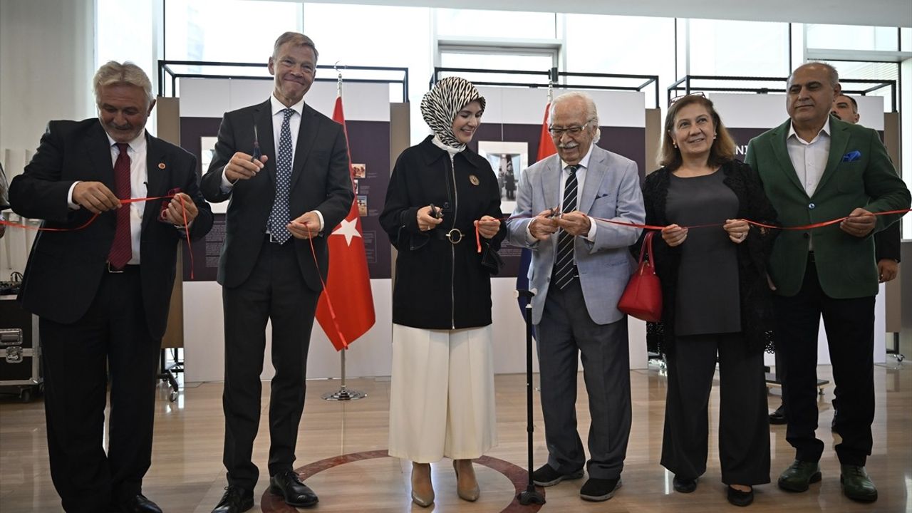 Türk Kadın Öncüleri Sergisi Açıldı