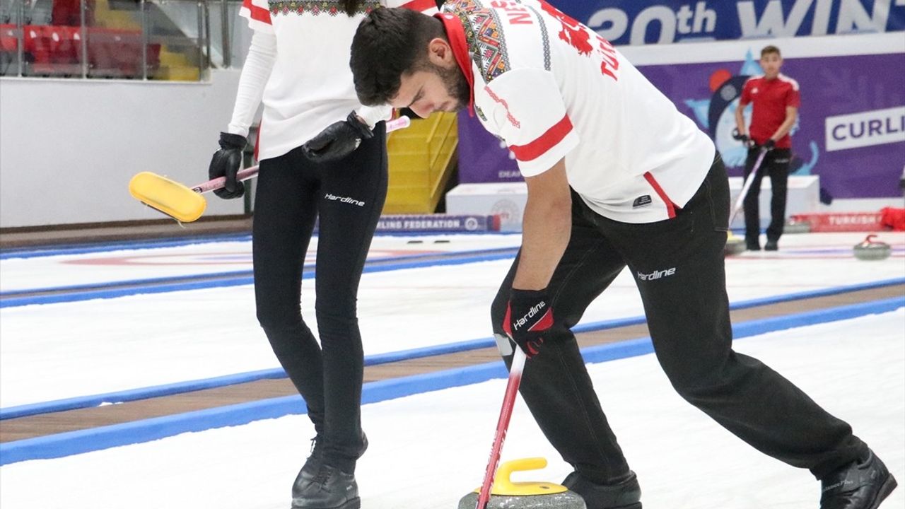 Türkiye Curling Takımı Dünya Şampiyonası'na Madalya Hedefiyle Hazırlanıyor