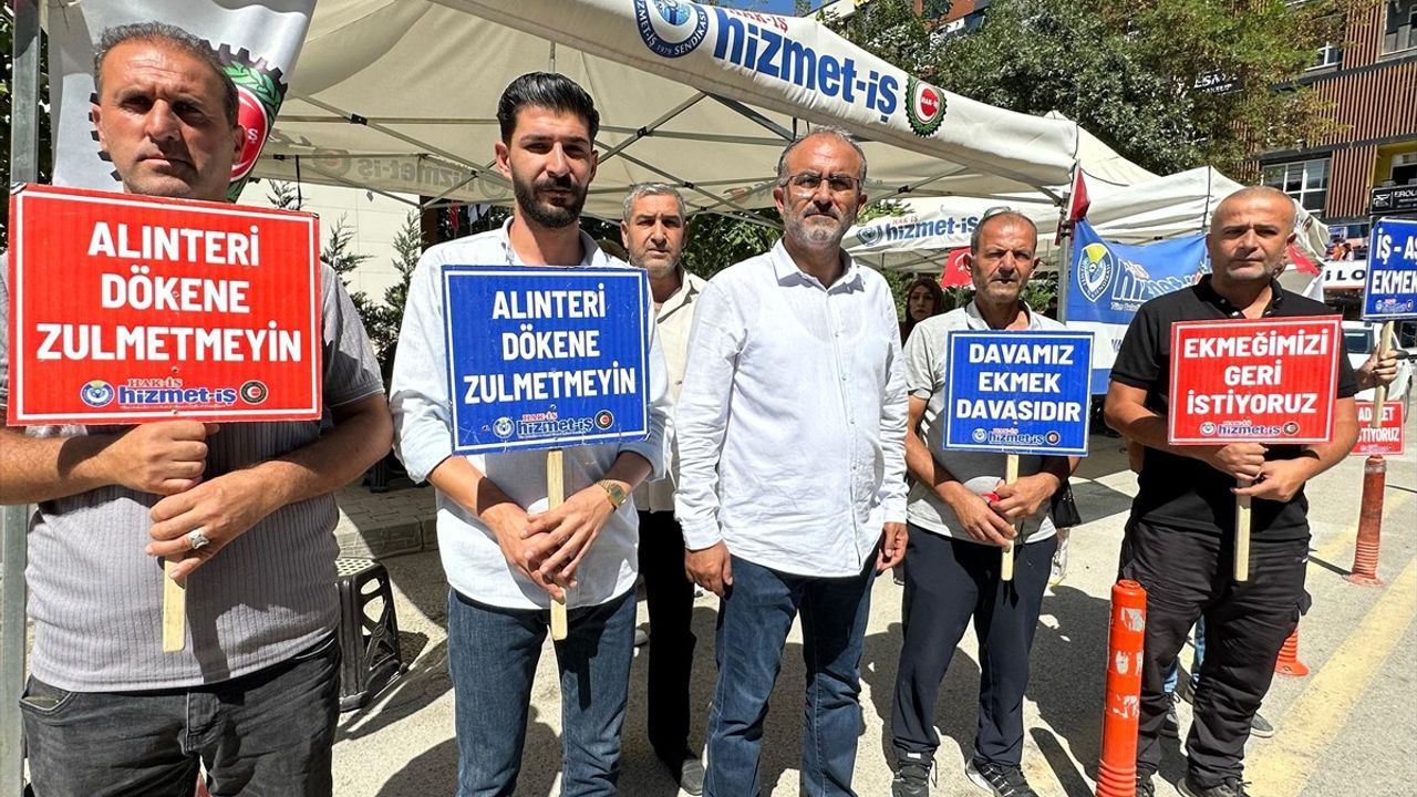 Van'da İşten Çıkarılan Belediyenin Emekçileri Göreve Dönmek İçin Eylemde