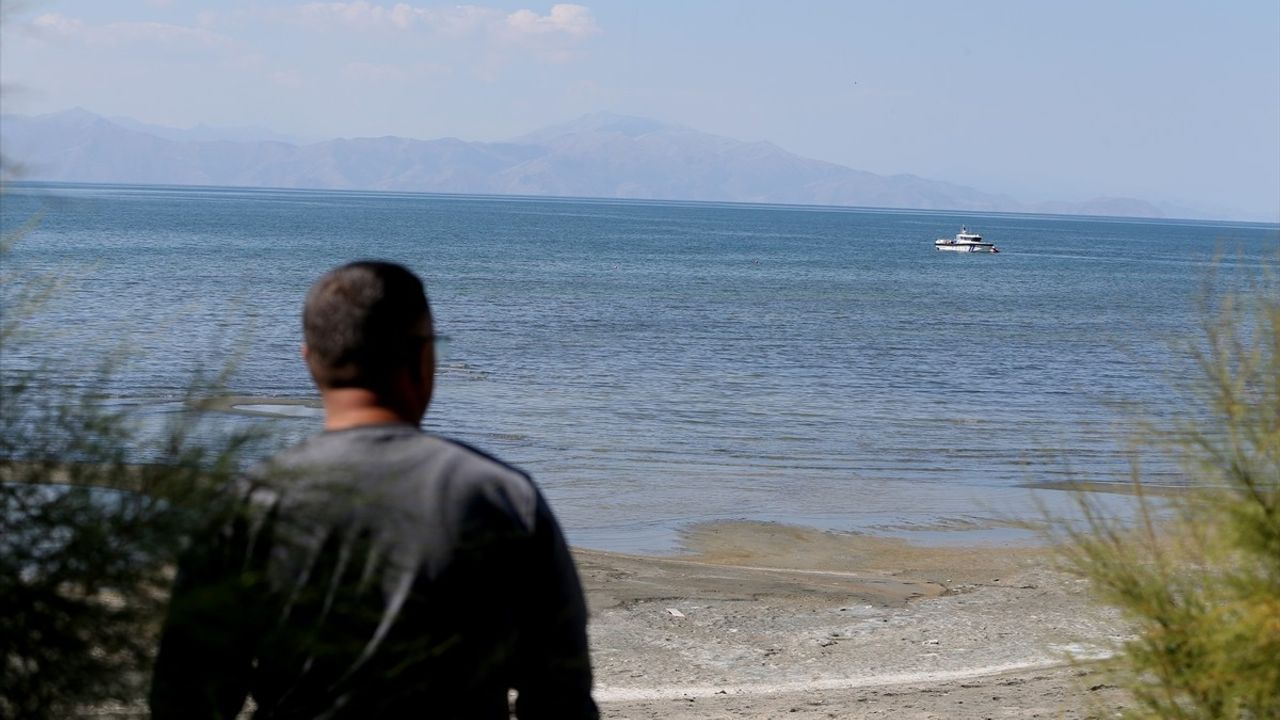 Van'da Kaybolan Üniversite Öğrencisi İçin Arama Çalışmaları Devam Ediyor