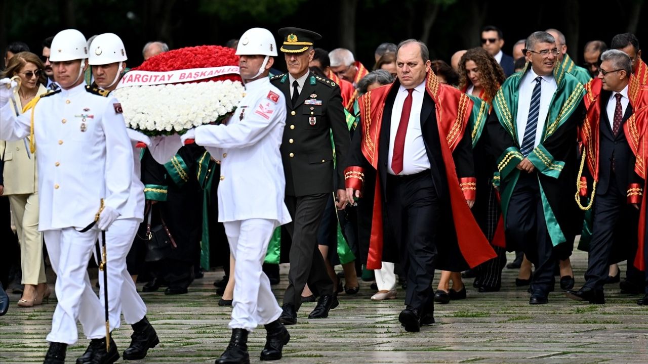 Yargıtay Üyeleri Anıtkabir'i Ziyaret Etti