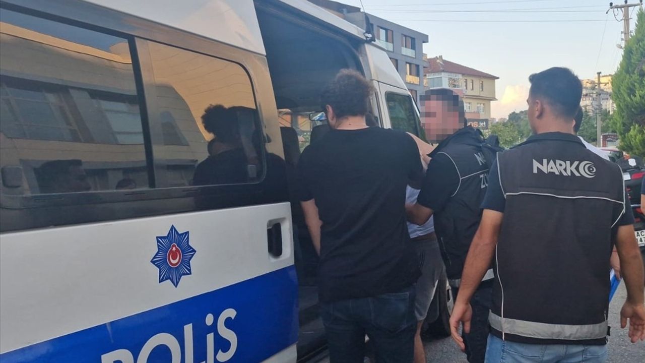 Zonguldak'ta Uyuşturucu Operasyonunda 5 Kişi Tutuklandı