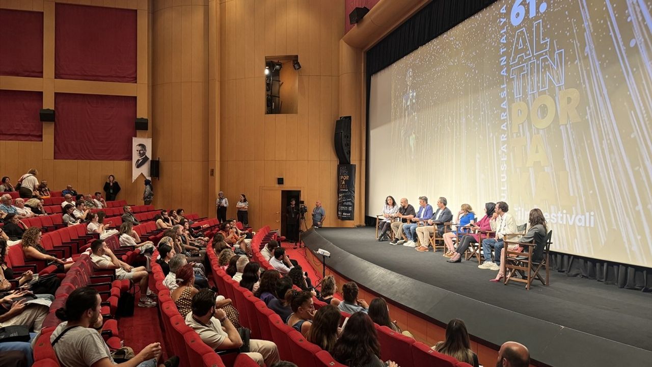 61. Uluslararası Antalya Altın Portakal Film Festivali'nde 'Gülizar' Filmi Gösterildi