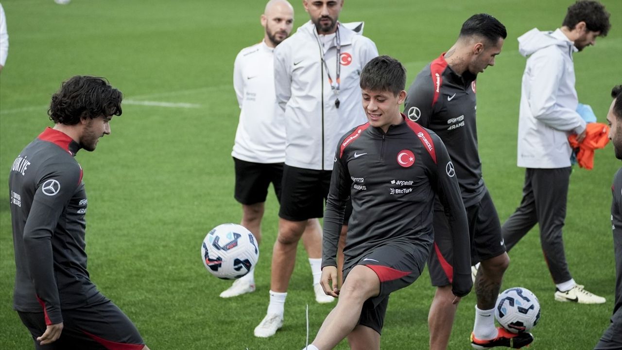 A Milli Futbol Takımı, Karadağ Maçının Hazırlıklarına Başladı