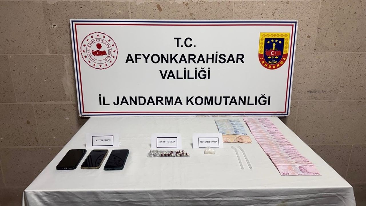 Afyonkarahisar'da Uyuşturucu Operasyonu: 3 Şüpheli Gözaltında