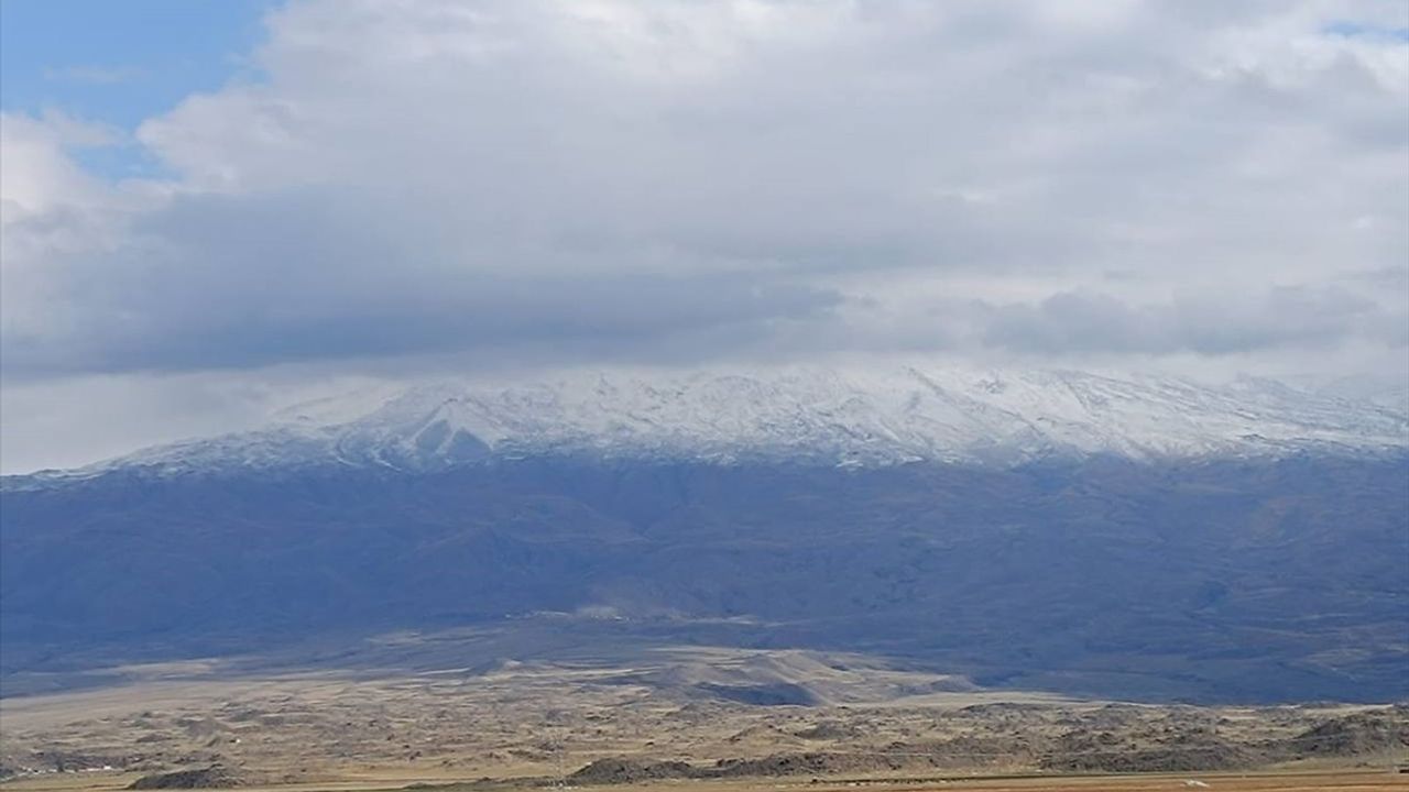 Ağrı'da Kar Yağışı Etkili Oldu