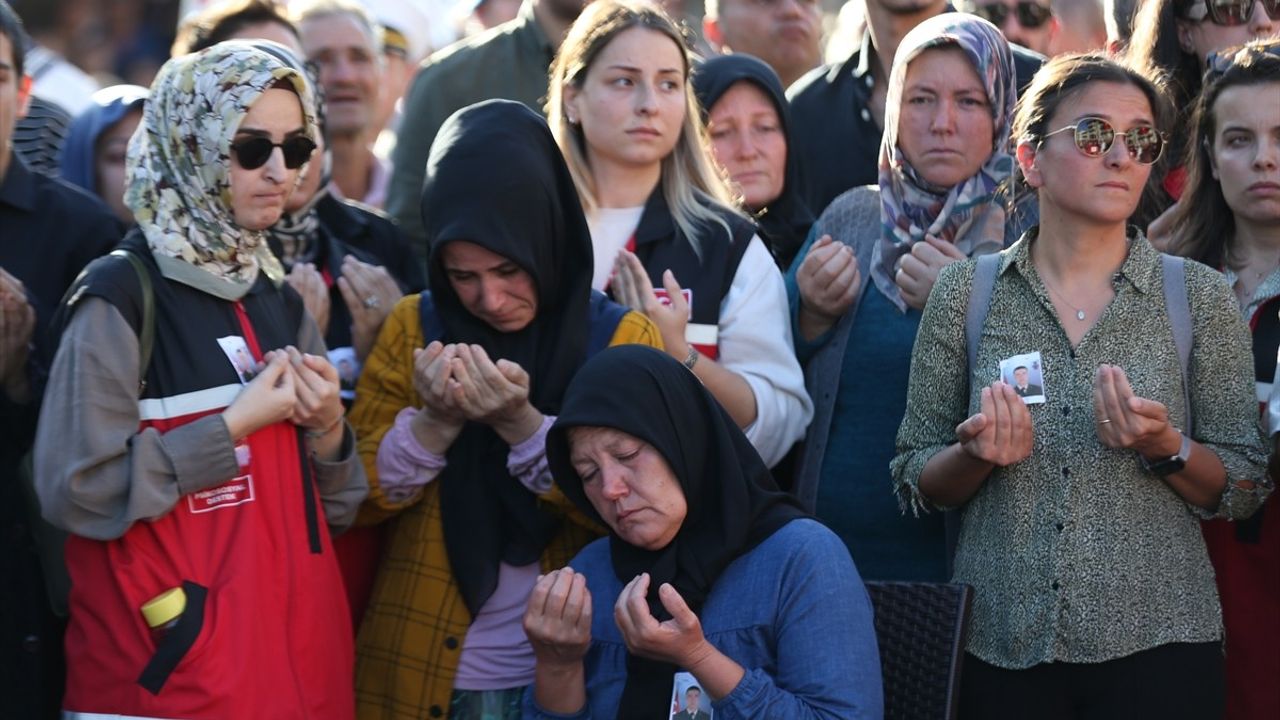 Ağrı'da Şehit Düşen Piyade Uzman Çavuş Burak Geniş'in Cenazesi Çanakkale'de Toprağa Verildi