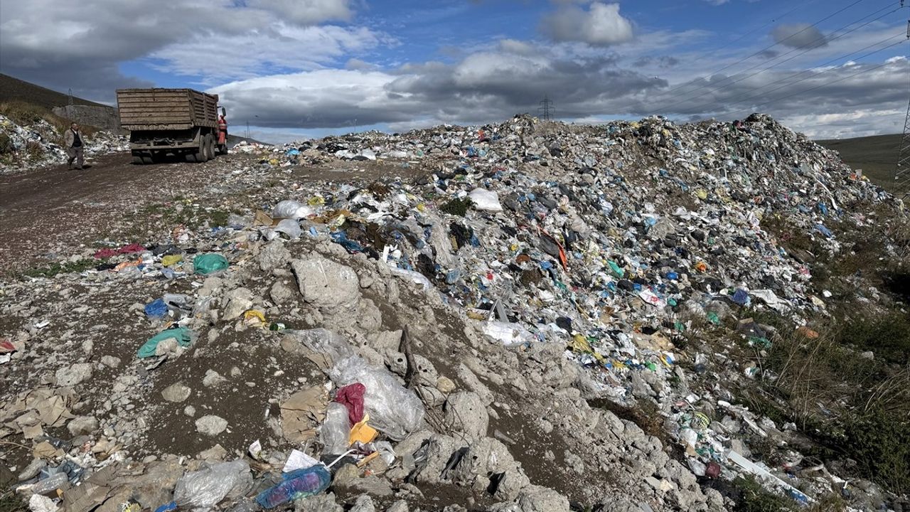 Ardahan'daki Çöp Toplama Merkezine İl Özel İdaresi Desteği