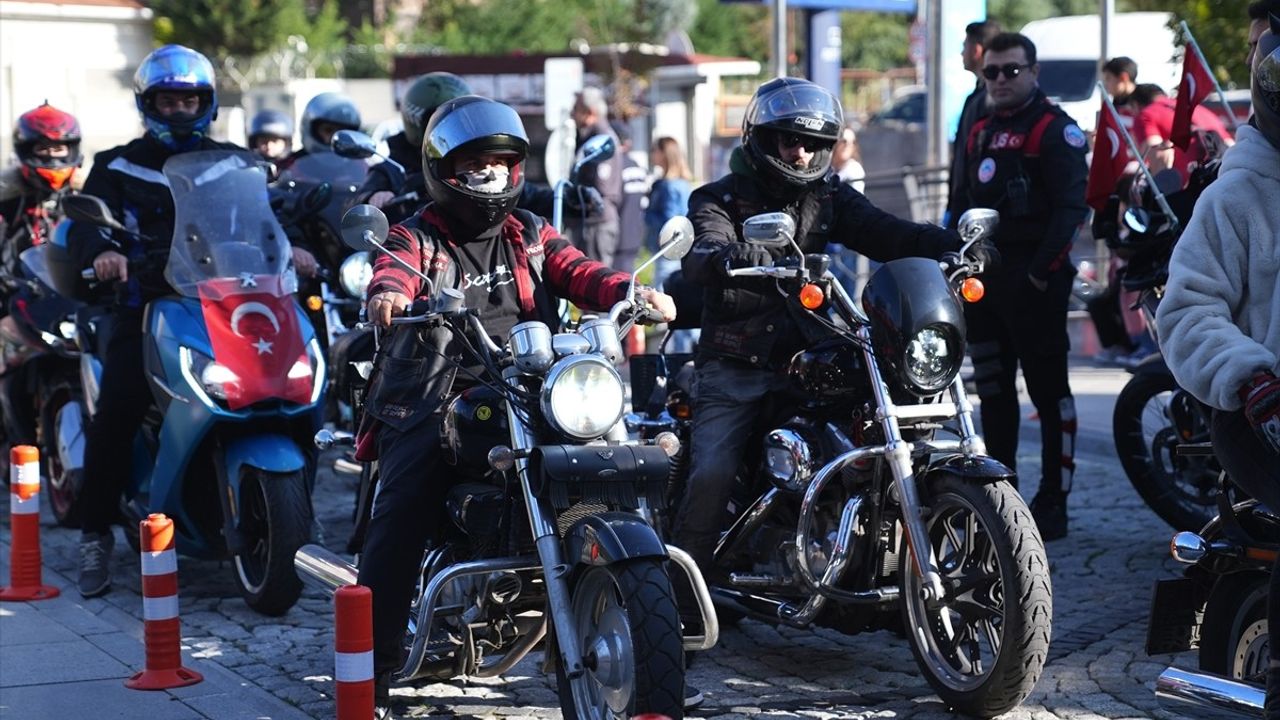 Ataşehir'de Cumhuriyet Bayramı İçin Muhteşem Bir Konvoy Düzenlendi