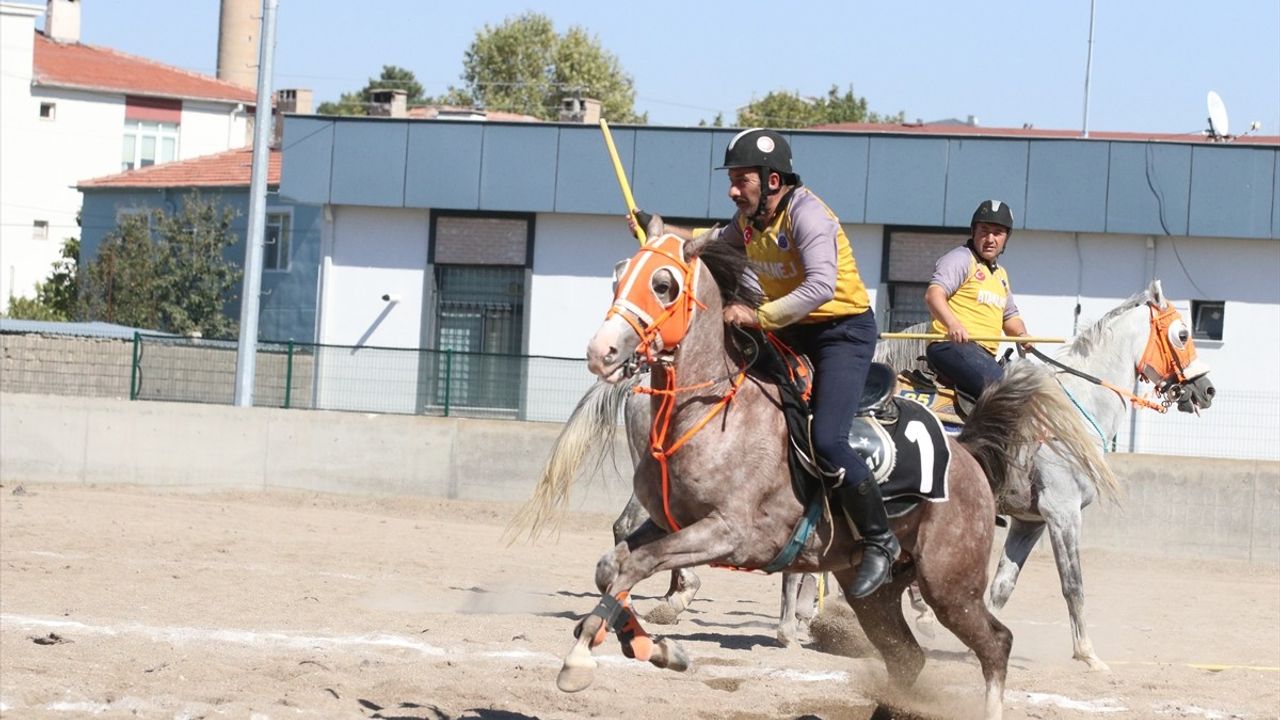 Atlı Cirit 2024 Sezonu Kırmızı Grup Müsabakaları Kayseri'de Gerçekleşti