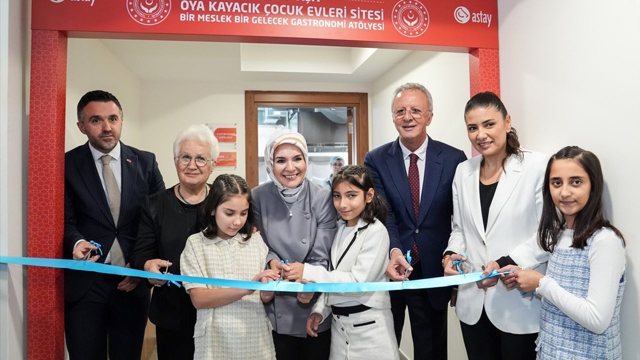 Bakan Göktaş, Kasımpaşa'da Gastronomi Atölyesi Açılışına Katıldı