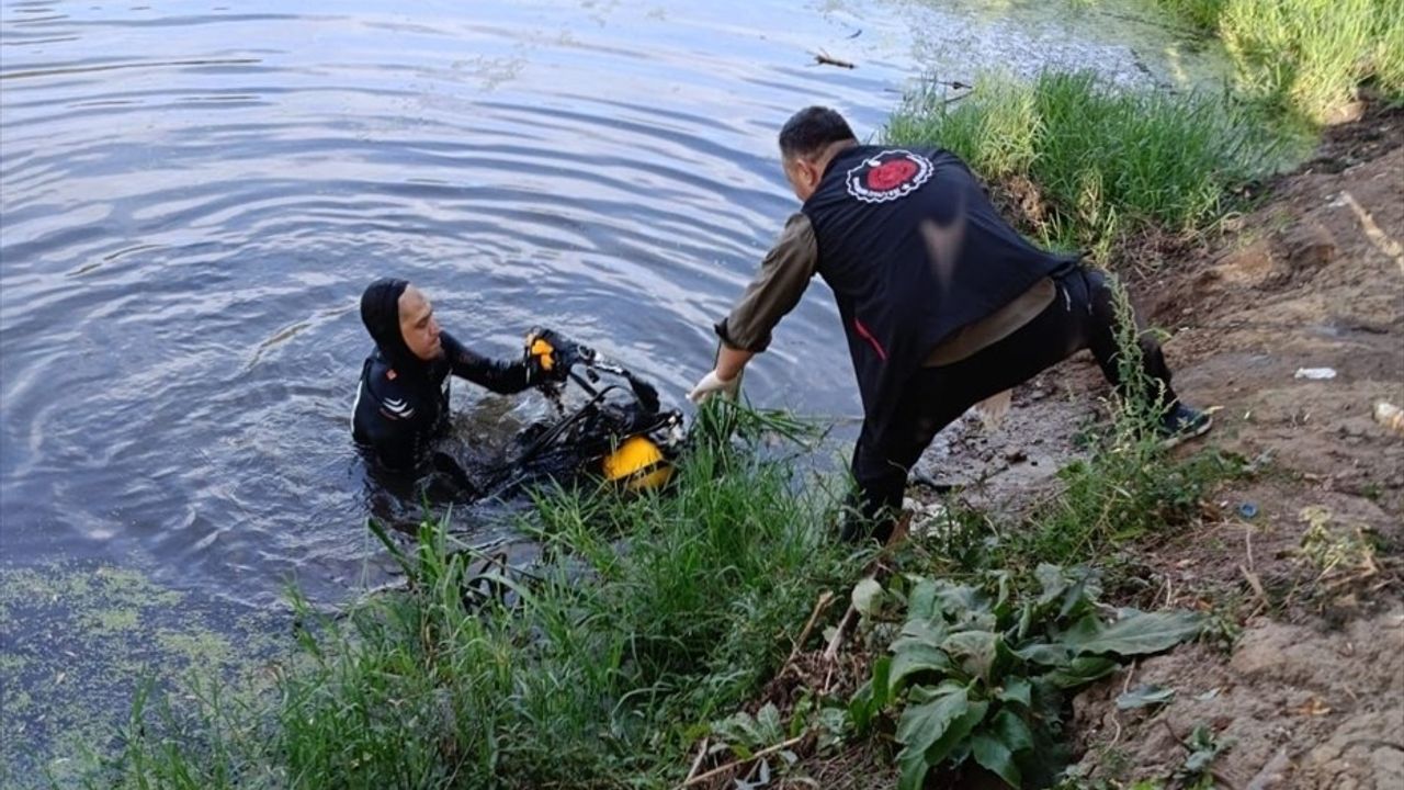 Balıkesir'de Çaya Giren Kişi Boğuldu