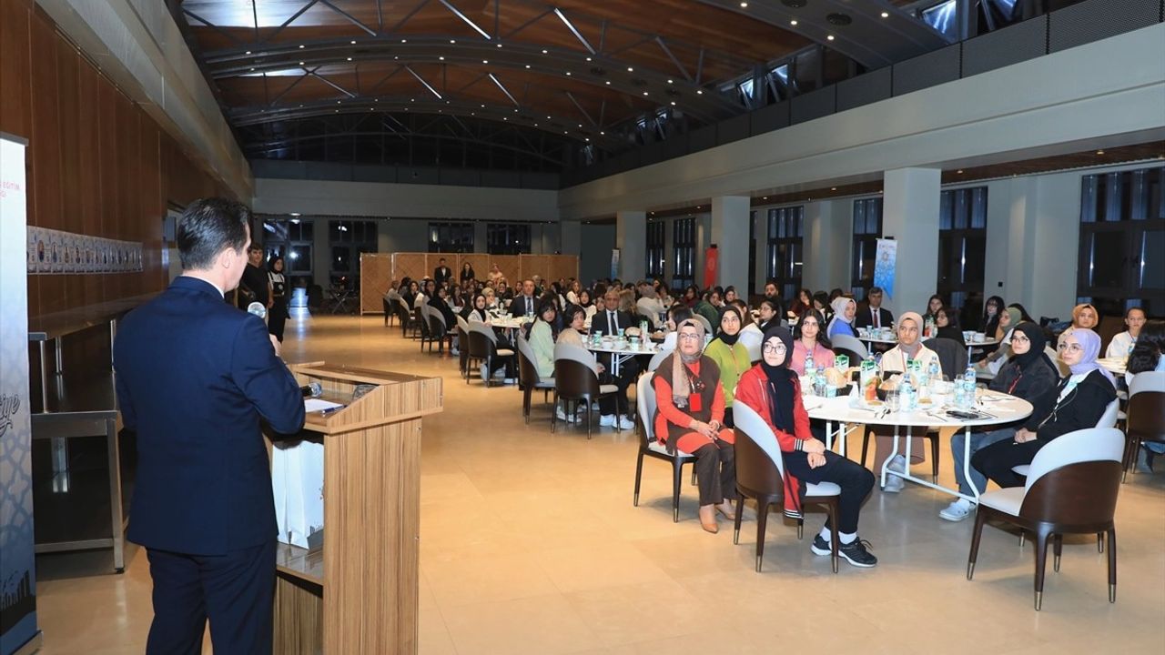 Bitlis'te 'Maziden Atiye Ahlat' Öğrenci Programı Başladı