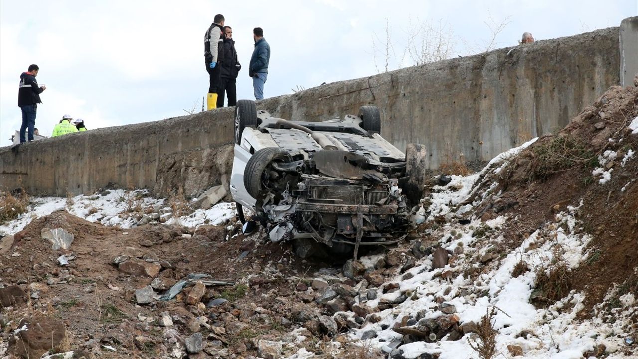 Bitlis'te Yayaya Çarpan Otomobil Bir Hayatı Daha Kaybettirdi