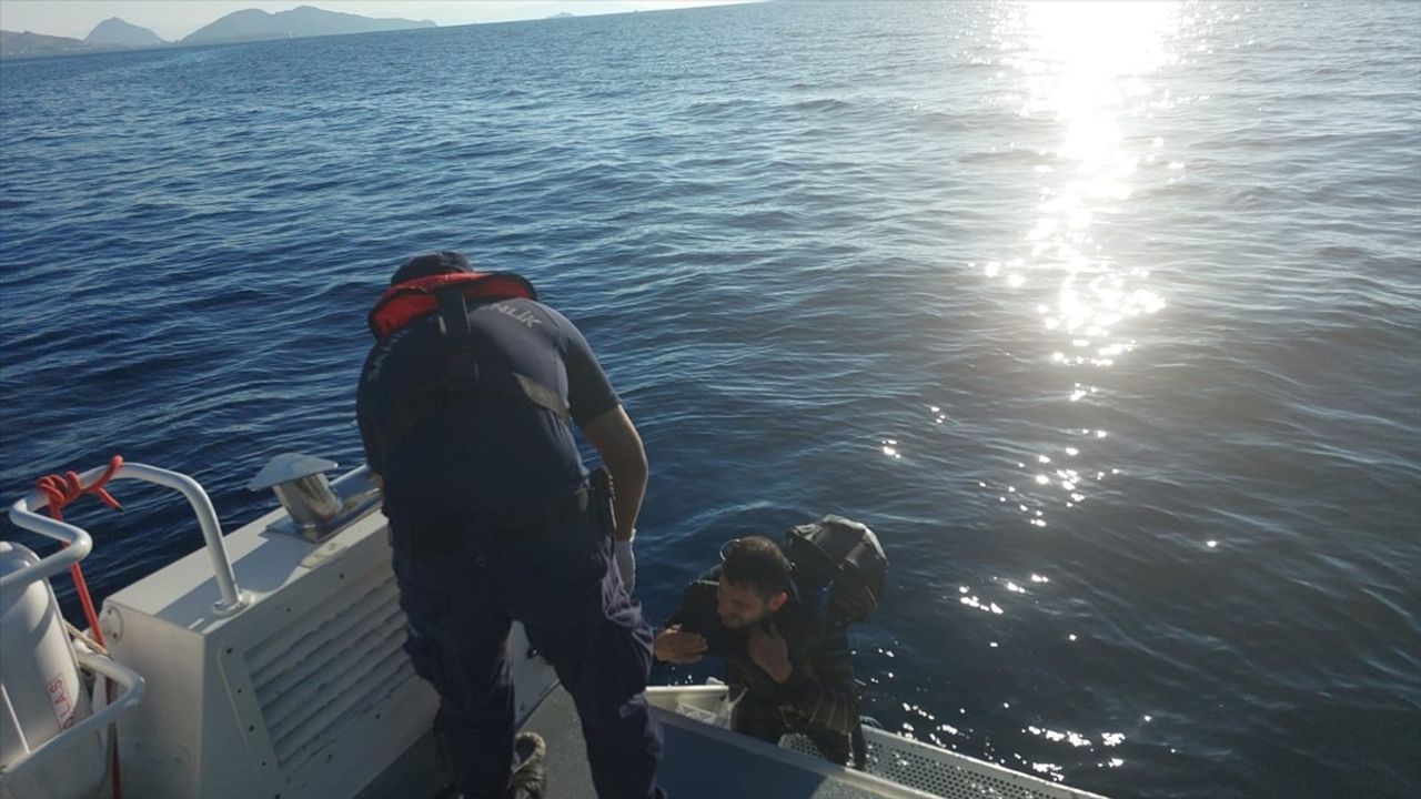 Bodrum'da Düzensiz Göçmen Yüksek Riskle Yunanistan'a Geçmeye Çalıştı