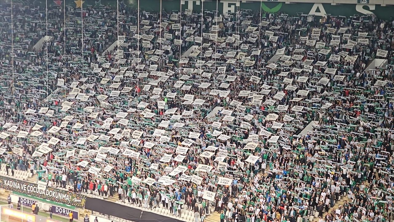 Bursaspor, Kahramanmaraşspor'u 3-0 Geçti: 41 Bin 570 Taraftar Maçı İzledi