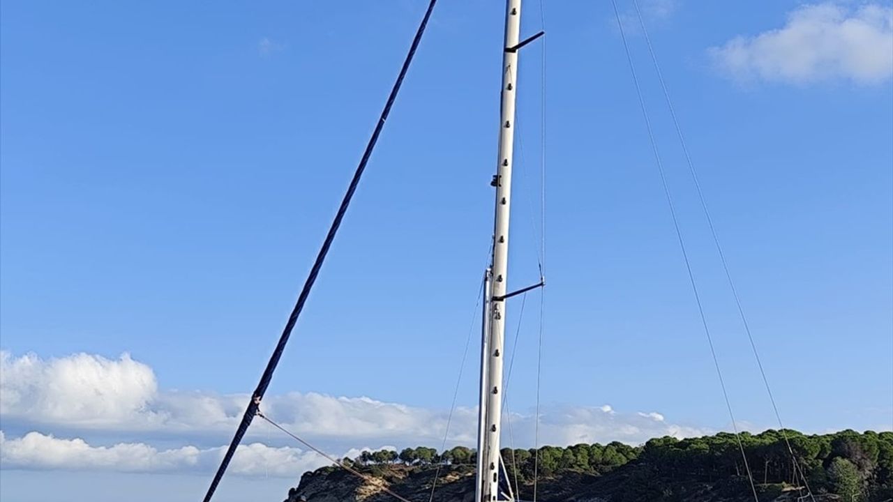 Çanakkale'de 79 Düzensiz Göçmen ve 2 Kaçakçı Yakalandı