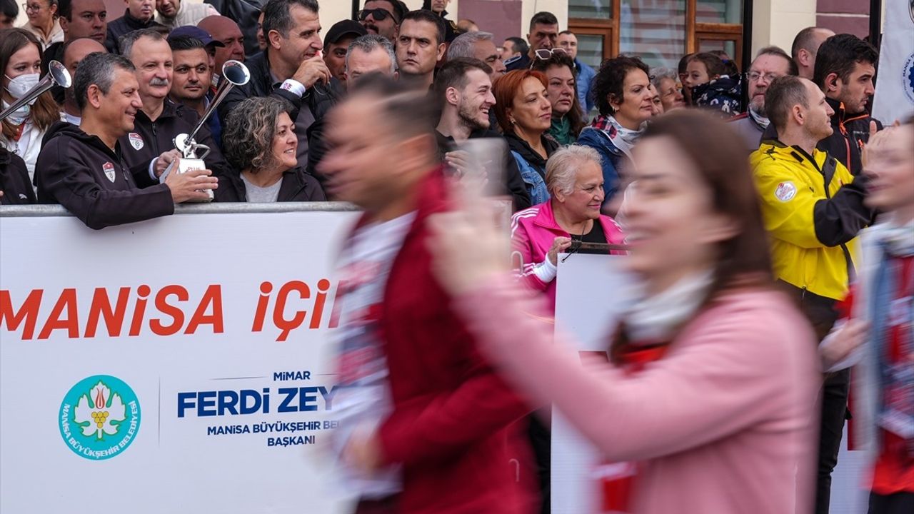 CHP Genel Başkanı Özgür Özel, Yenidoğan Çetesi Soruşturmasını Değerlendirdi