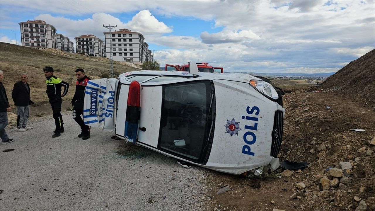 Çorum'da Polis Aracı Devrildi: İki Polis Yaralı