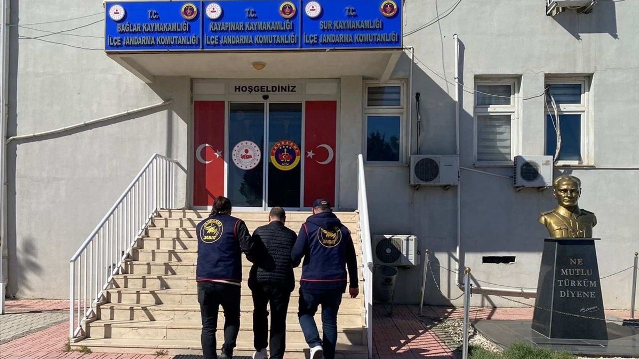 Diyarbakır'da 53 Yıl 8 Ay Hapis Cezası Bulunan Hükümlü Yakalandı