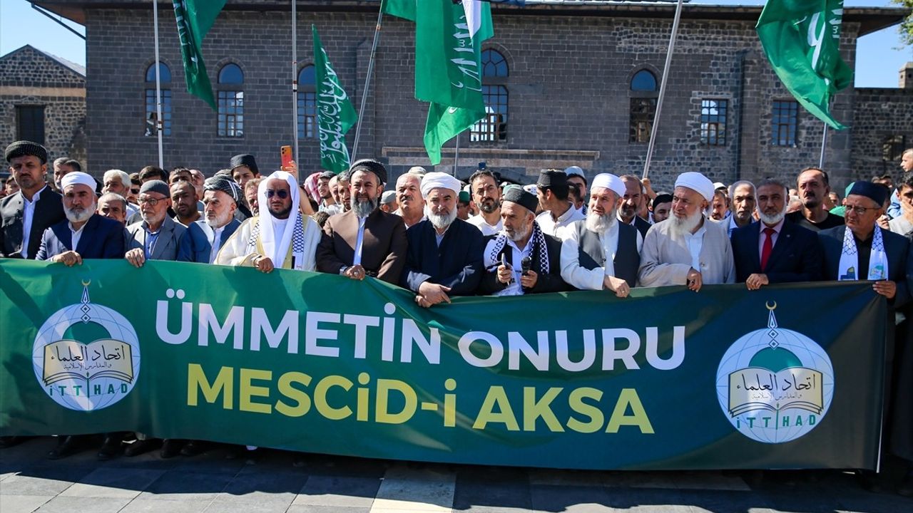 Diyarbakır'da Gazze Saldırılarına Karşı Protesto