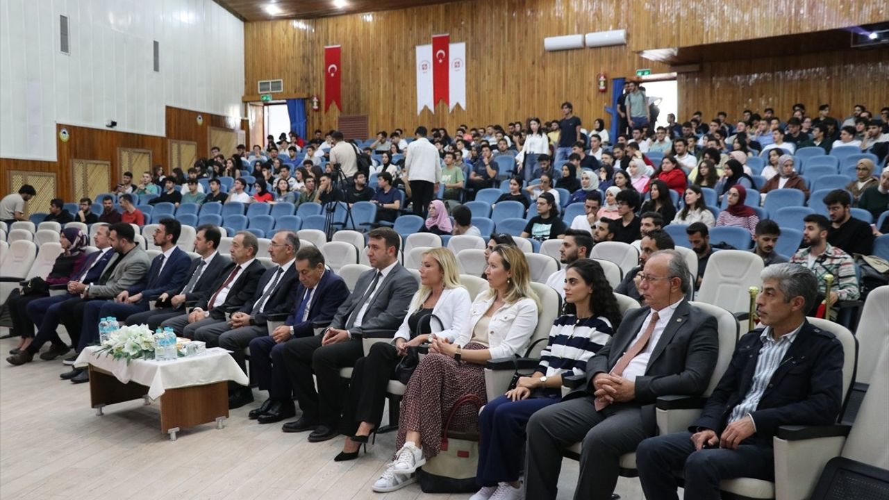 Elazığ'da 4. Bilişim Teknolojileri Kongresi Yapıldı