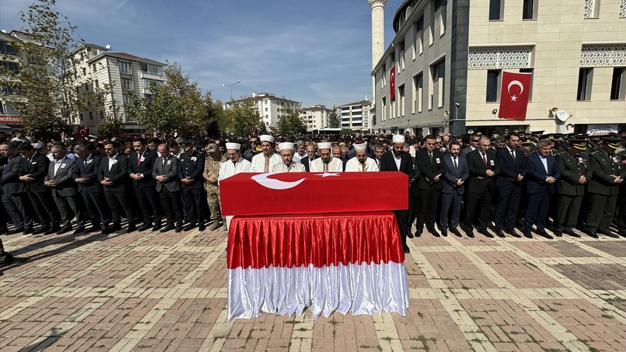 Elazığ'da Şehit Piyade Sözleşmeli Er Sefer Alan İçin Tören Düzenlendi