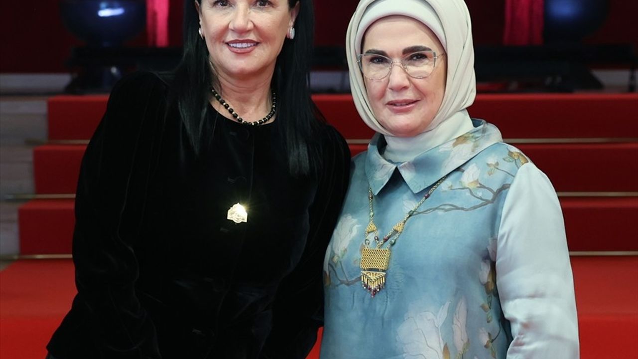 Emine Erdoğan Tiran'da Kültürel Ziyaretler Gerçekleştirdi