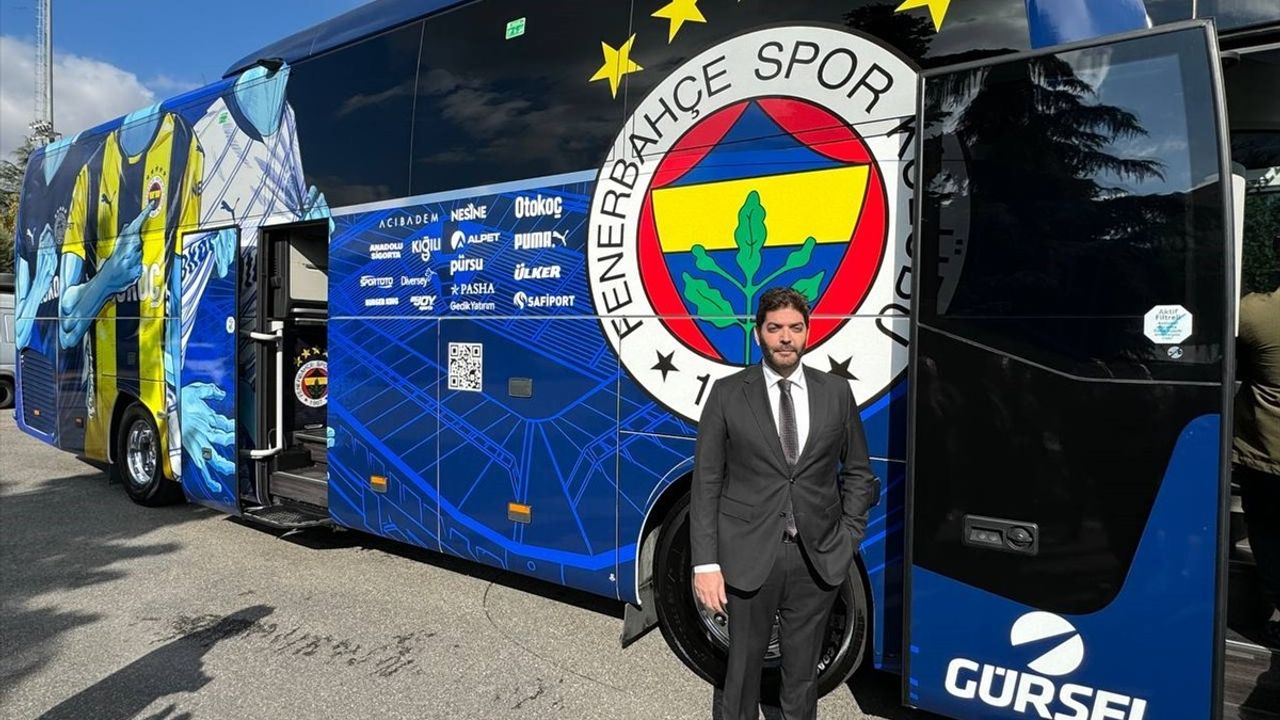 Fenerbahçe Futbol A Takımı Yeni Takım Otobüsüne Kavuştu