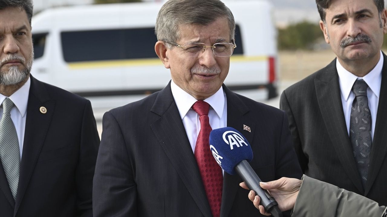 Gelecek Partisi Lideri Ahmet Davutoğlu'ndan TUSAŞ'a Destek Ziyareti