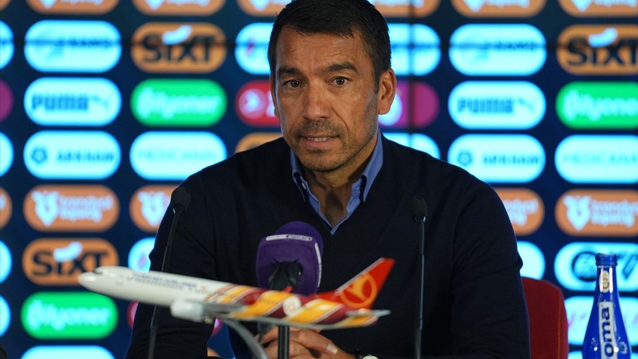 Giovanni Van Bronckhorst'tan Duran Top Eleştirisi