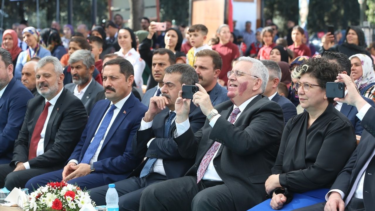 Hatay'da Üç Yeni Okulun Açılışı Yapıldı