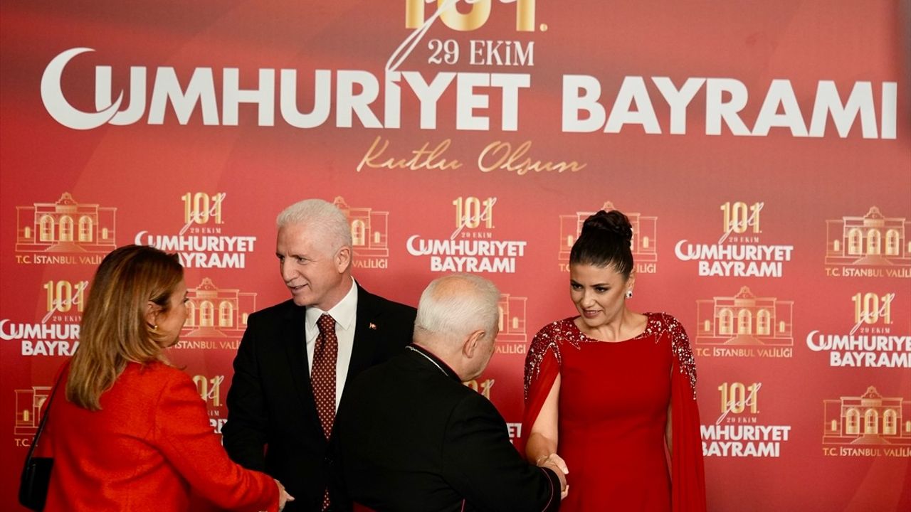 İstanbul'da Cumhuriyet'in 101. Yılı Kutlandı