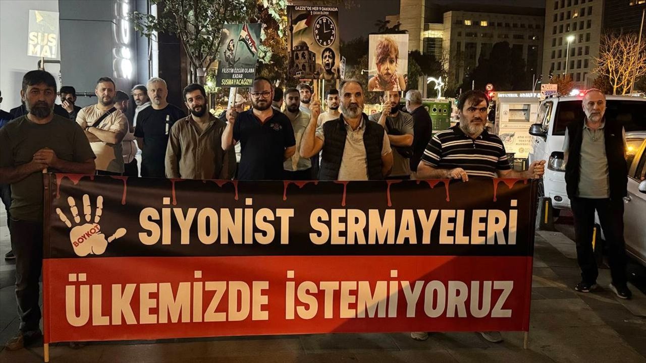 İstanbul'da İsrail Karşıtı Protesto Düzenlendi