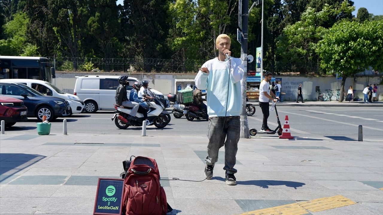 İstanbul Sokaklarında Müzik Rüzgarı: Human Ghasemnataj Fokoloei