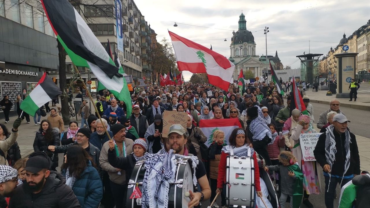 İsveç'te Gazze ve Lübnan'a Yönelik Saldırılara Karşı Protesto