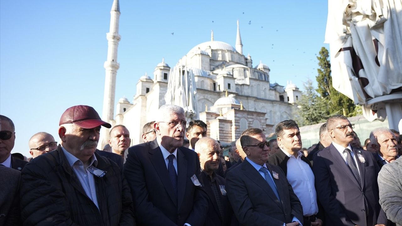 İYİ Parti Genel Başkanı Müsavat Dervişoğlu, Mehmet Gül'ün Cenazesine Katıldı