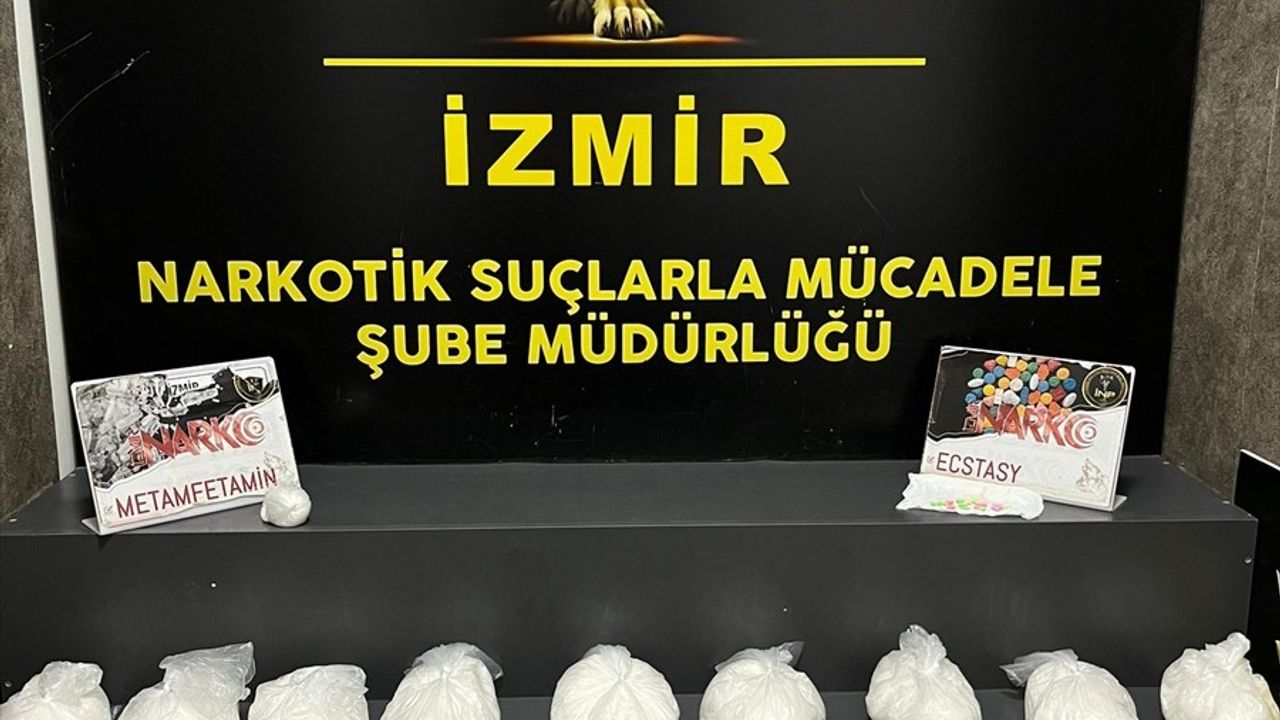 İzmir'de Uyuşturucu Operasyonu: 9 Kilogram Sentetik Madde Ele Geçirildi