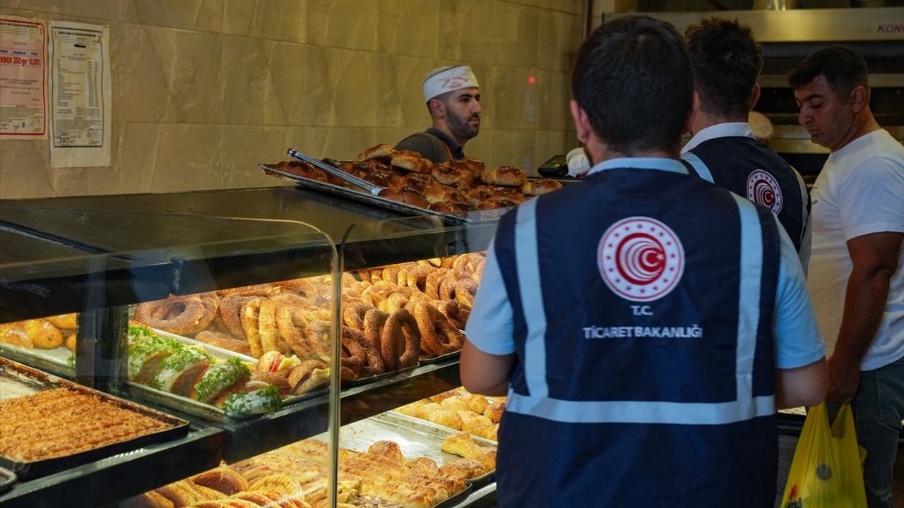 İzmir Fırınlarında Fiyat ve Gramaj Denetimi Yapıldı