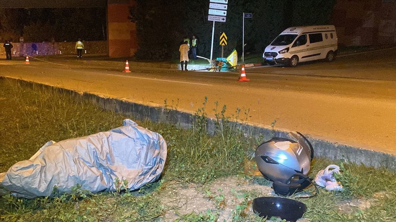 Karabük'te Motosiklet ve Motorlu Bisiklet Kazası: 1 Ölü, 2 Yaralı